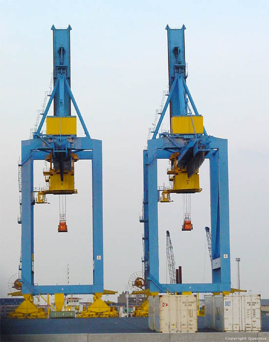 Container cranes ZEEBRUGGE in BRUGGE / BELGIUM 