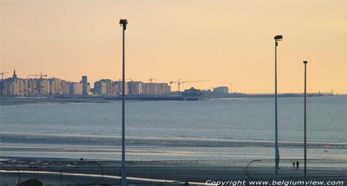 Zonsondergang ZEEBRUGGE in BRUGGE / BELGI 