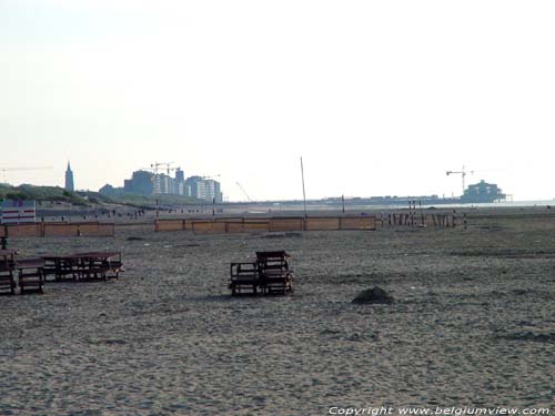 Zicht richting Blankenberge ZEEBRUGGE in BRUGGE / BELGI 