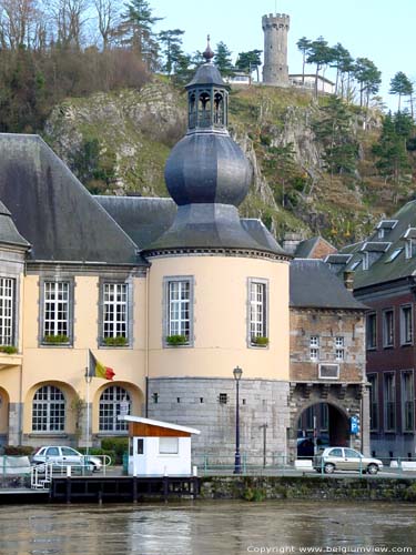 Stadhuis DINANT foto Hoektoren