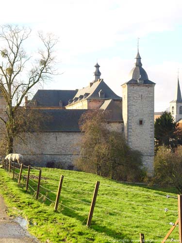 Kasteel-Hoeve (te Falaen) FALAEN in ONHAYE / BELGI 