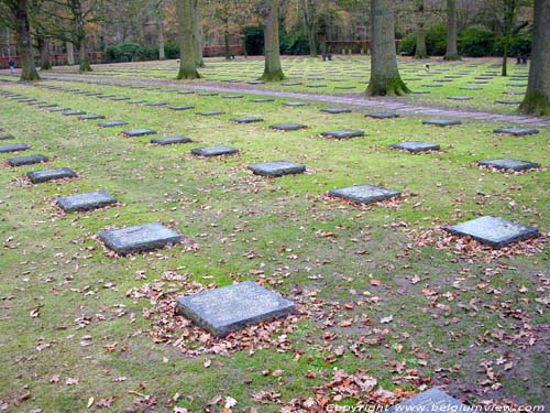 Duits kerkhof Vladslo DIKSMUIDE foto 