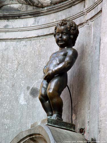 Manneken Pis BRUSSEL-STAD in BRUSSEL / BELGI 