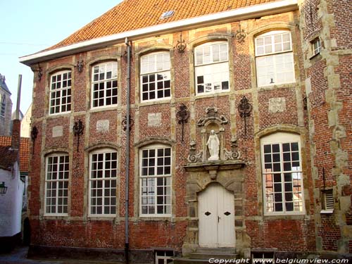 Beguinage KORTRIJK  COURTRAI / BELGIQUE 