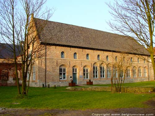 Dormitoire  de l'abbaye Groeninge KORTRIJK  COURTRAI / BELGIQUE 