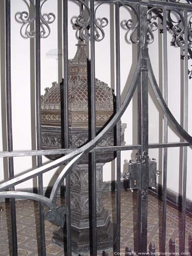 Sint-Nicolaaskerk VEURNE foto Doopvont.