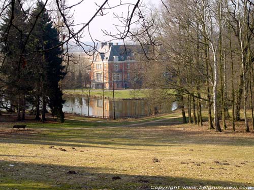 Kasteel de Maurissens - Park UZ Pellenberg PELLENBERG in LUBBEEK / BELGI Overizcht met een stukje van het park en het kasteel de Maurissens