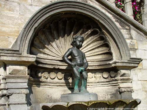 Manneken Pis (Homme Pippi) GERAARDSBERGEN / GRAMMONT photo 