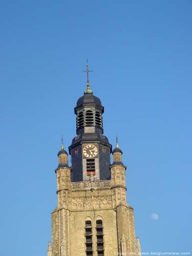 Sint-Michielskerk ROESELARE foto Klokvormige torenspits