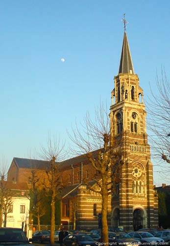 Sint-Amanduskerk ROESELARE foto Overzicht vanop het De Coninckplein