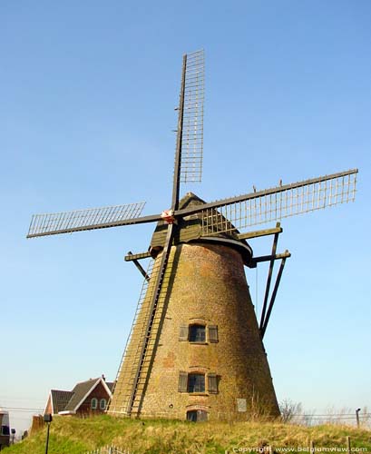 Guillotinemolen of Grote Kucher (Balegem) OOSTERZELE / BELGI 