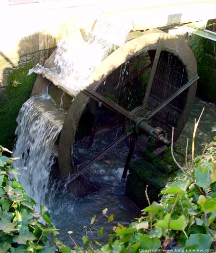 Watermolen 15e eeuw te Balegem OOSTERZELE foto Rad van de watermolen