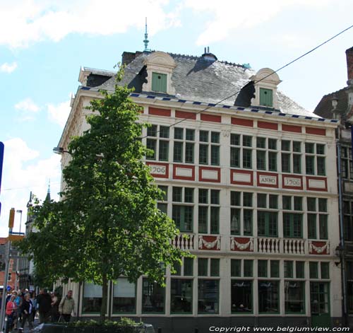 Huis uit 1706 GENT foto 