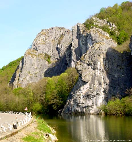 Rocher de Freyr NAMUR  HASTIERE / BELGIQUE 