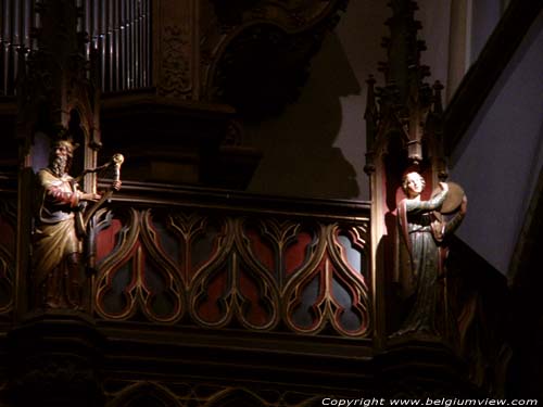 Onze-Lieve-Vrouwekerk SINT-TRUIDEN / BELGI Neogotische balustrade van tribune.