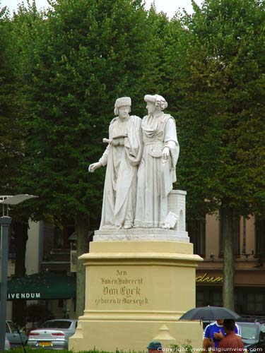 Standbeeld Gebroeders Van Eyck MAASEIK foto 