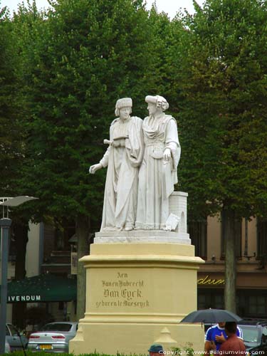 Statue of the Van Eyck brothers MAASEIK / BELGIUM 