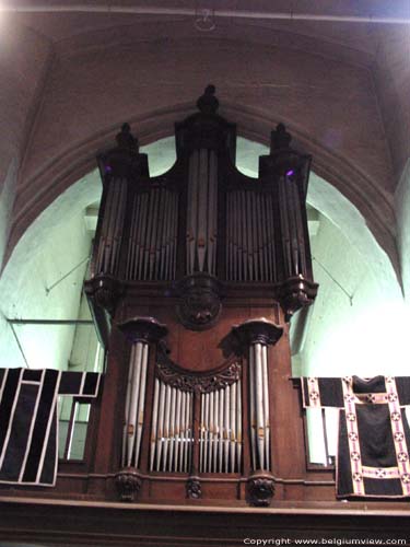Sint-Jan Onthoofdingskerk (Schellebelle) WICHELEN foto Orgel van Van Peteghem uit 1776