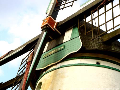 Moulin Fort Pendant Tempte LILLE / BELGIQUE 