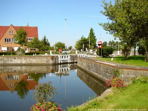 Plassendale sluice OOSTENDE picture 