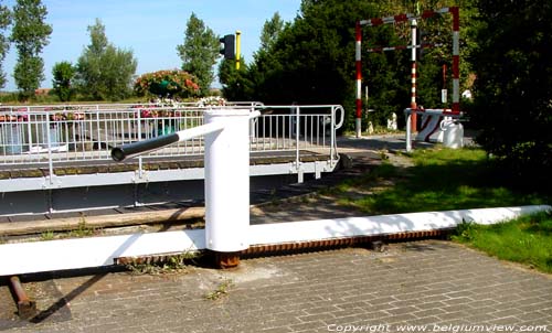 Plassendale sluice OOSTENDE picture 