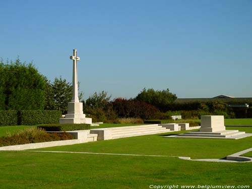 British Military graveyard LANGEMARK-POELKAPELLE / LANGEMARK - POELKAPELLE picture 