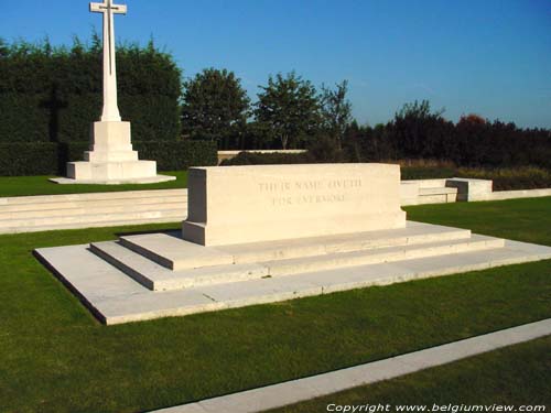 Brits Militair kerkhof Poelkapelle LANGEMARK-POELKAPELLE in LANGEMARK - POELKAPELLE / BELGI 