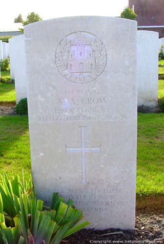 Cement House Military Cemetery LANGEMARK-POELKAPELLE  LANGEMARK - POELKAPELLE / BELGIQUE 