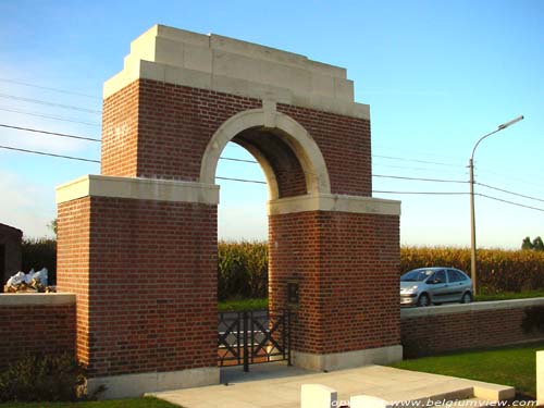 Cementen Huis Brits Militair Kerkhof Langemark LANGEMARK-POELKAPELLE / LANGEMARK - POELKAPELLE foto 