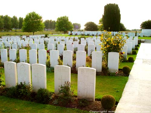 Nieuwe Ierse Boerderij Brits Militair kerkhof IEPER / BELGI 