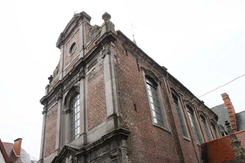 Kerk van het voormalige Onze-Lieve-Vrouwziekenhuis GERAARDSBERGEN / BELGI voorgevel in Lodewijk de 15e stijl