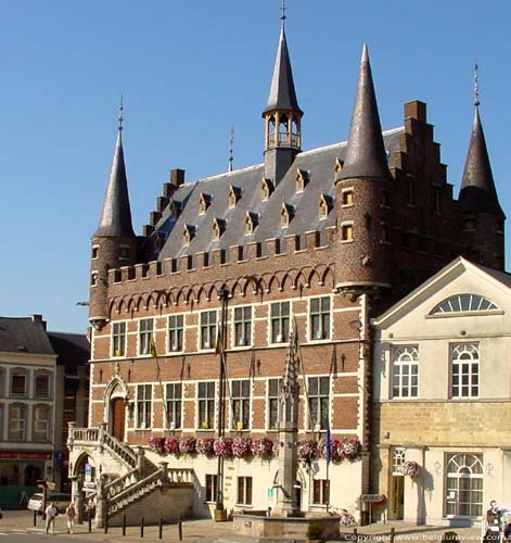 Stadhuis GERAARDSBERGEN / BELGI 