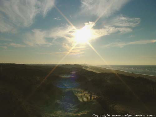 Plage et Mer DE PANNE  LA PANNE / BELGIQUE Vue sud-ouest direction France