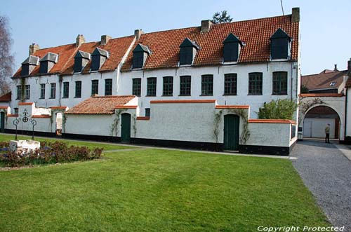 Oud begijnhof DIKSMUIDE foto 