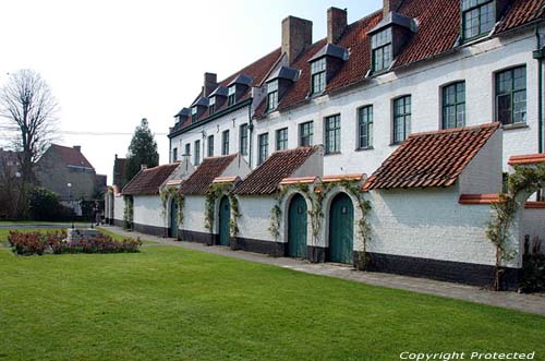 Oud begijnhof DIKSMUIDE / BELGI 