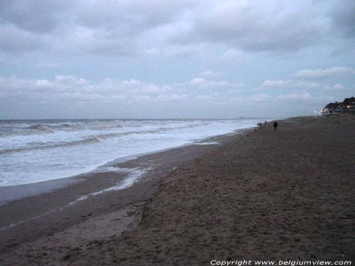 Sea in the evening. KNOKKE in KNOKKE-HEIST / BELGIUM 