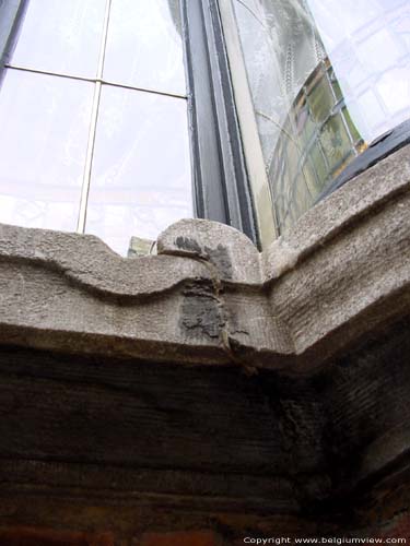 Eerste eigen Woonhuis Dierkens GENT foto Detail van de arduinen vensterbank