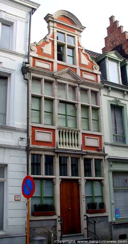 Spacial gable with balustres GHENT / BELGIUM 