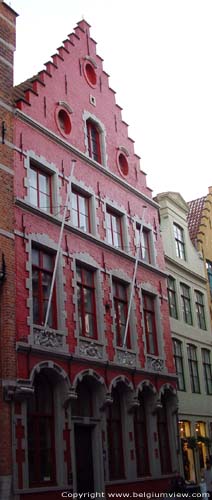 17e eeuwse barokke trapgevel BRUGGE foto 