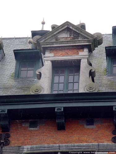 Stadhuis HALLE foto 