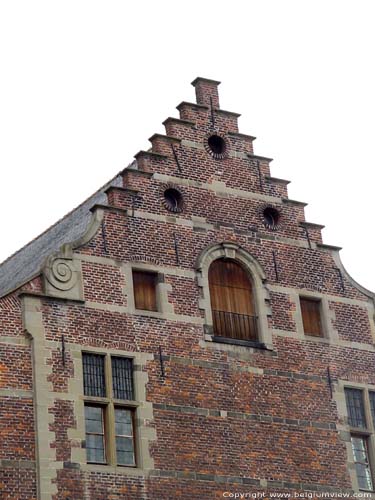 Stedelijke Muziekacademie - Oud Jezuitencollege HALLE / BELGI 