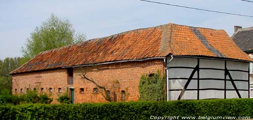 Ferme avec pan de bois ULBEEK  WELLEN / BELGIQUE 