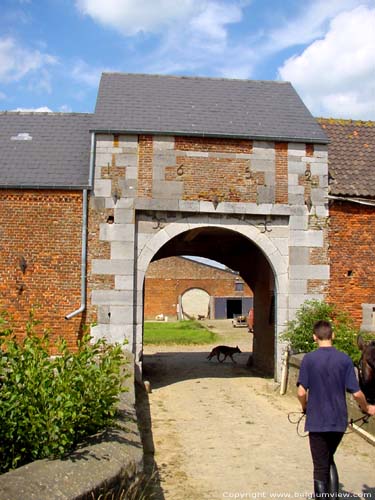 Montigny Farm (in Hanret) EGHEZEE / BELGIUM 