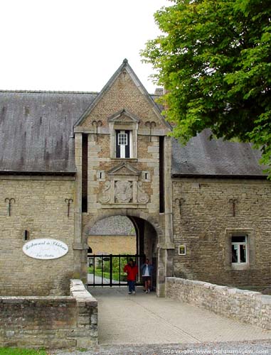 Lavaux-St-Anne Castle ROCHEFORT / BELGIUM 