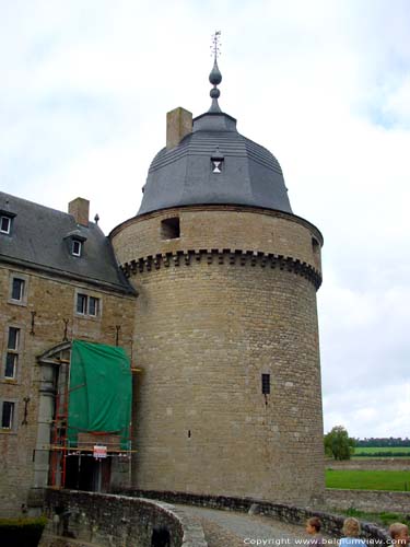 Lavaux-St-Anne Castle ROCHEFORT / BELGIUM 