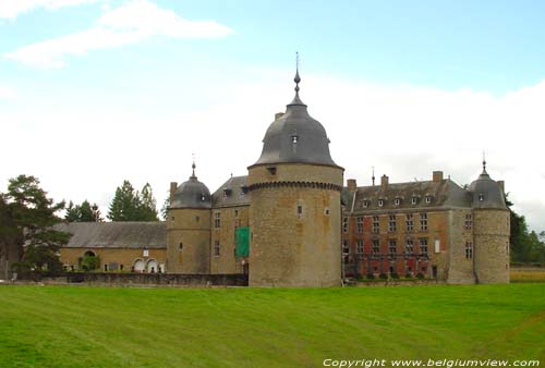 Kasteel Lavaux-St-Anne ROCHEFORT foto