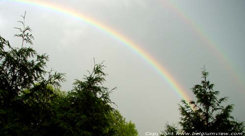 Regenboog op camping le Roptai (Ave-et-Auffe) NAMUR / ROCHEFORT photo 