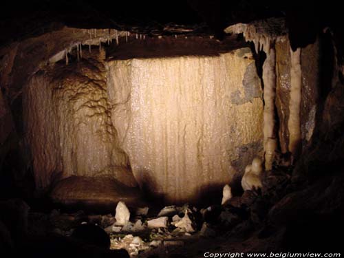 Grotte van de 1001 Nachten HOTTON / BELGI 