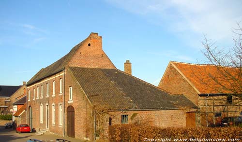 Ferme Piringen TONGEREN  TONGRES / BELGIQUE 