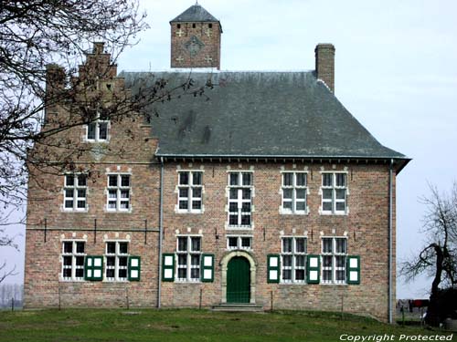 Kasteel Hof ter Kruisen KAPRIJKE / BELGIQUE Photo par Jean-Pierre Pottelancie (Merci!!)